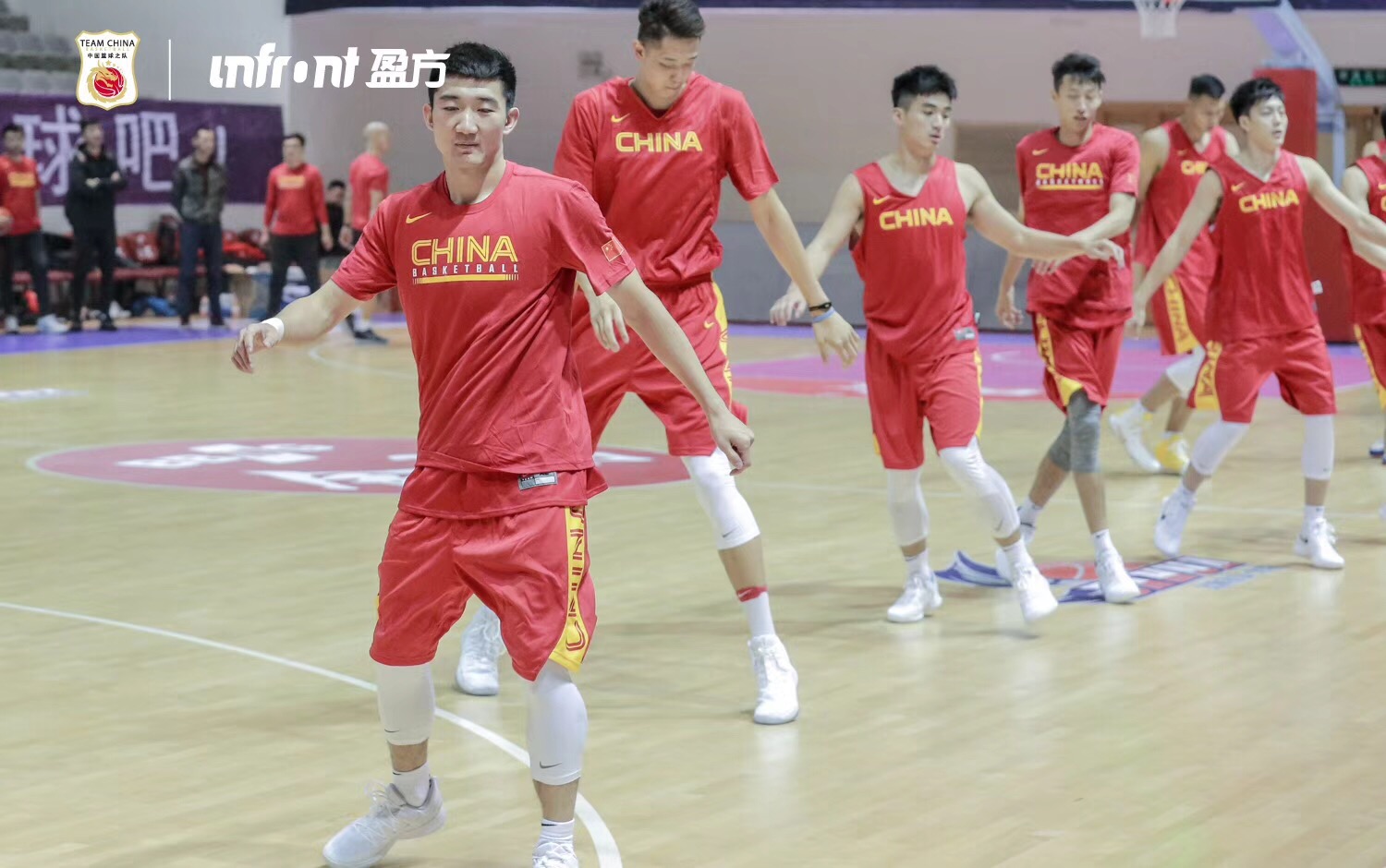 黎巴嫩队正在备战对阵叙利亚篮球队