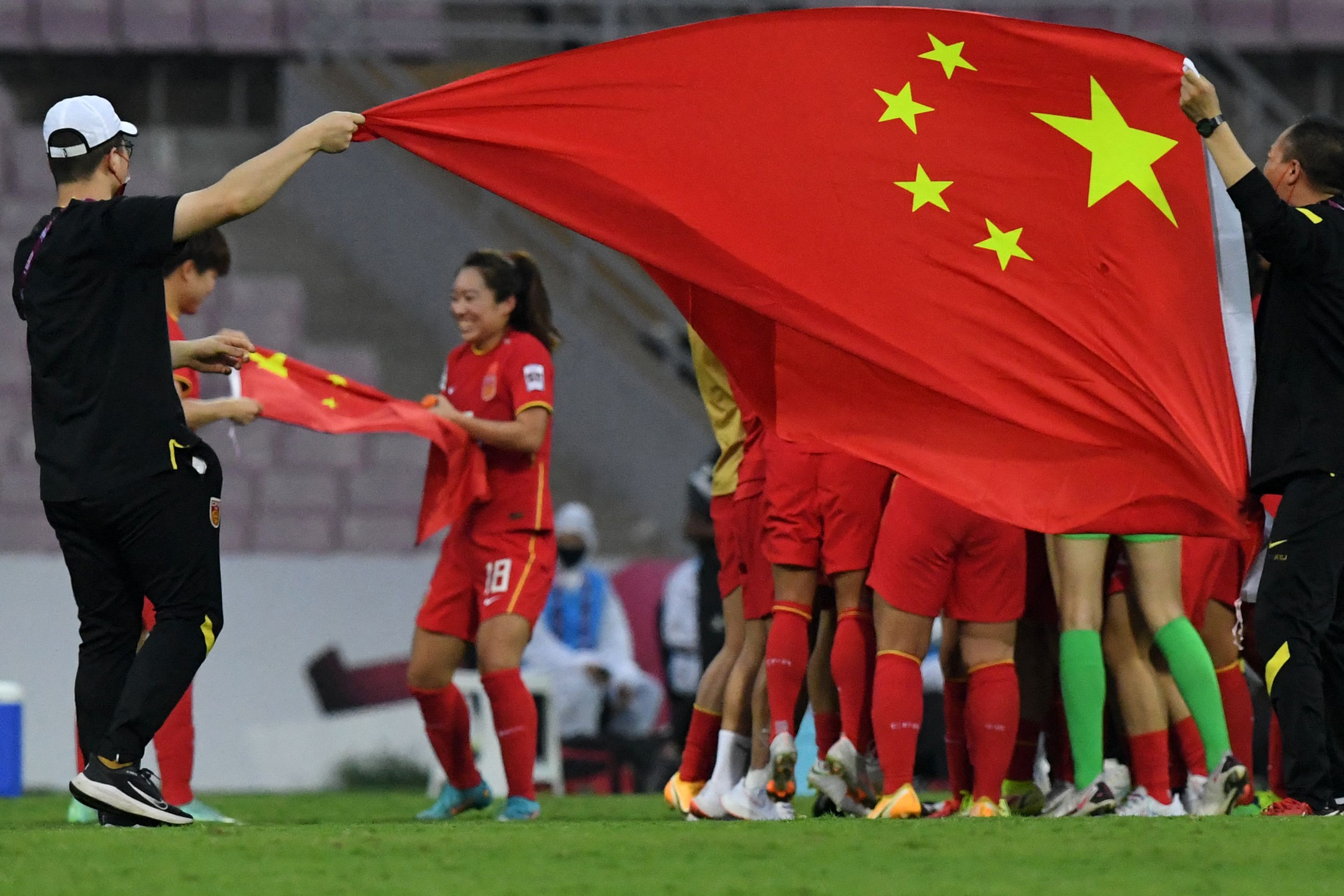 熊猫直播平台-中国女足再次登顶比赛，夺得冠军