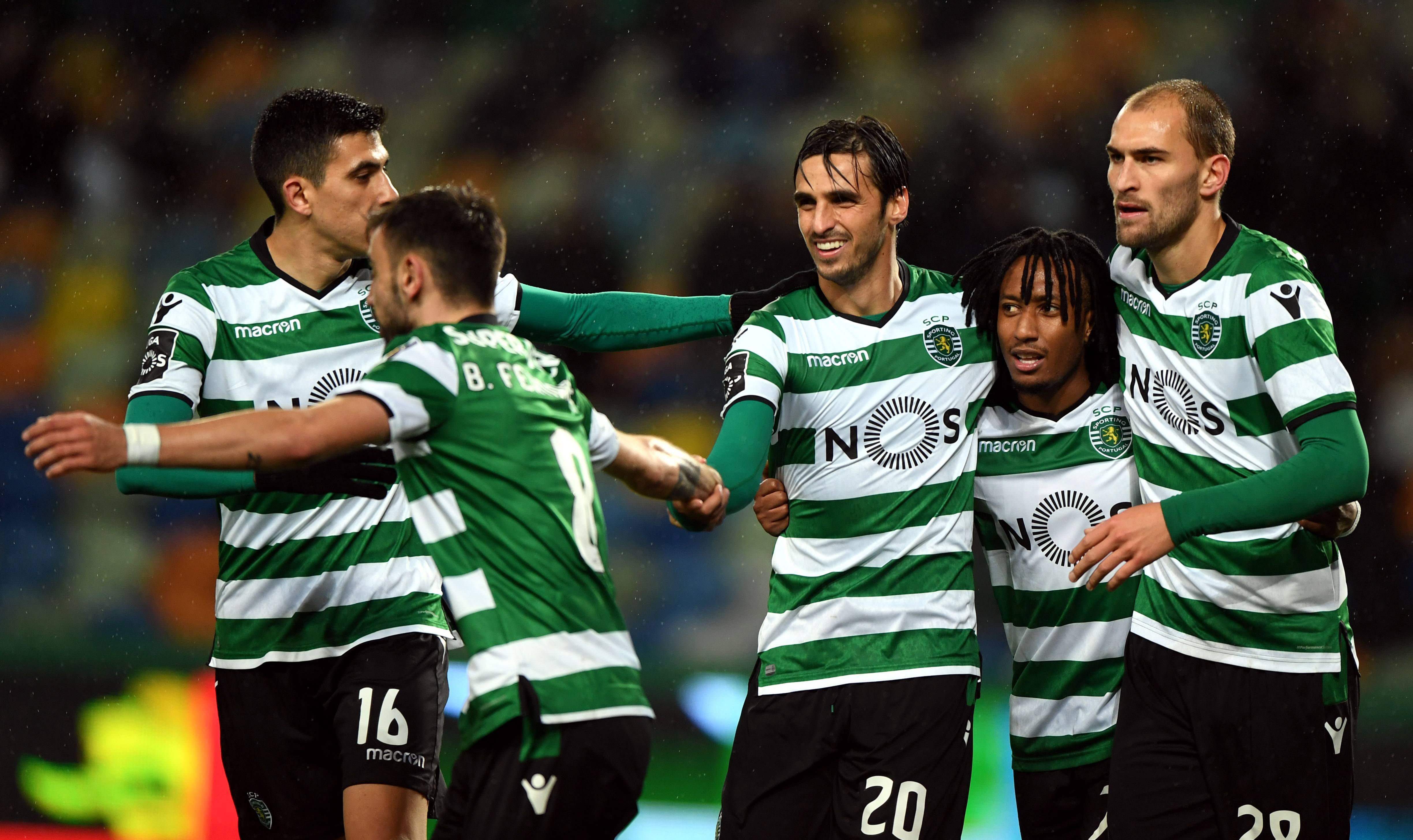 阿贾克斯向胜利迈进，势不可挡