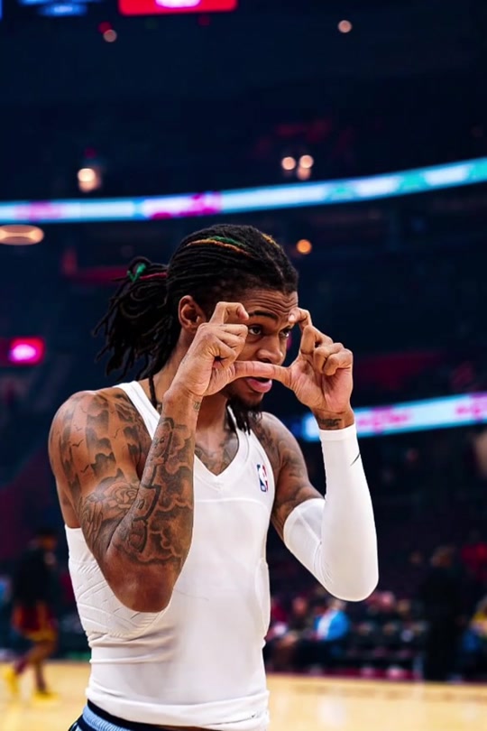 熊猫体育官方网站-灰熊横扫马刺，主场守住领先优势