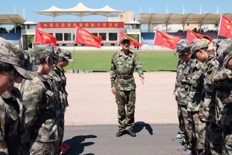 战队队员磨砺成钢，迎接挑战