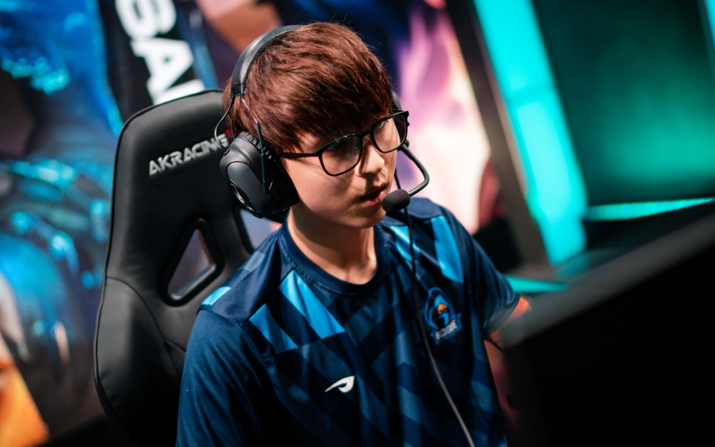 体育赛事直播-TL翻盘KT，Hanssama关键团战开团秒人峡谷大战四强赛，技惊四座的简单介绍