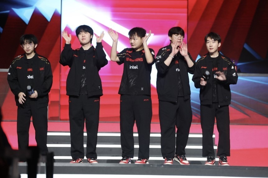 熊猫直播APP-关于FNC力克JDG，Peanut线上压制力十足顶尖较量成都决赛之夜，让粉丝疯狂欢呼的信息