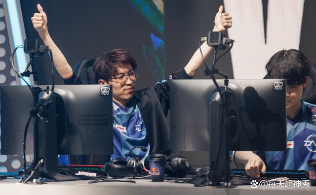 T1血洗DFM，Viper拿下关键大龙激烈交锋半决赛，技惊四座