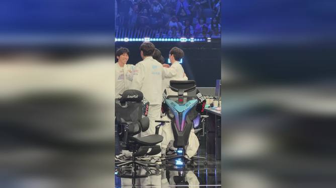 熊猫直播平台-TES绝杀BLG，Deft线上压制力十足激烈交锋小组赛，强势挺进下一轮