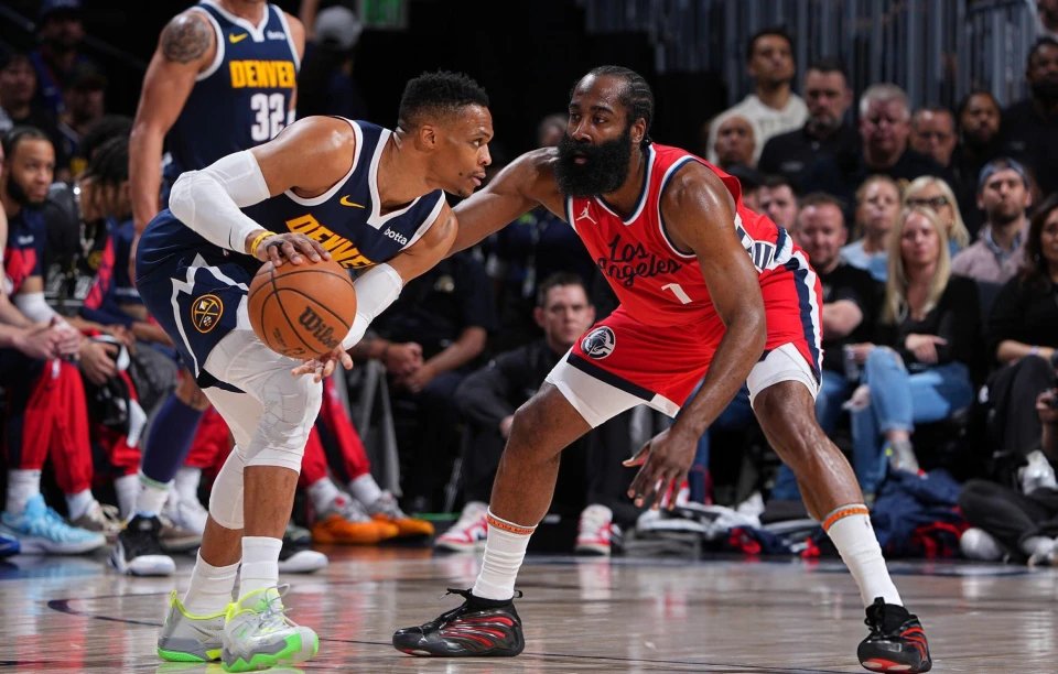 西部强队交手，快船力克掘金