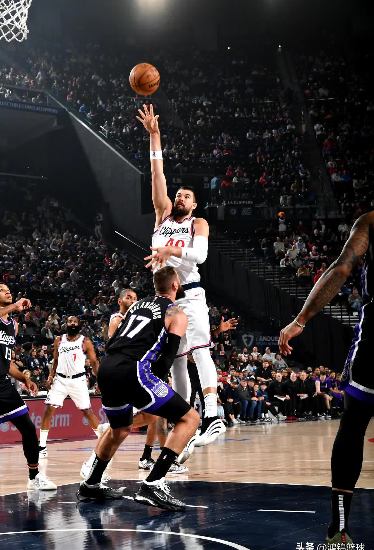 NBA：篮网逆转火箭，哈登砍下三双表现抢镜