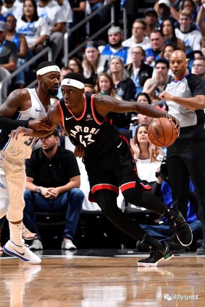 熊猫体育官方-猛龙击败魔术，伦纳德全场28分