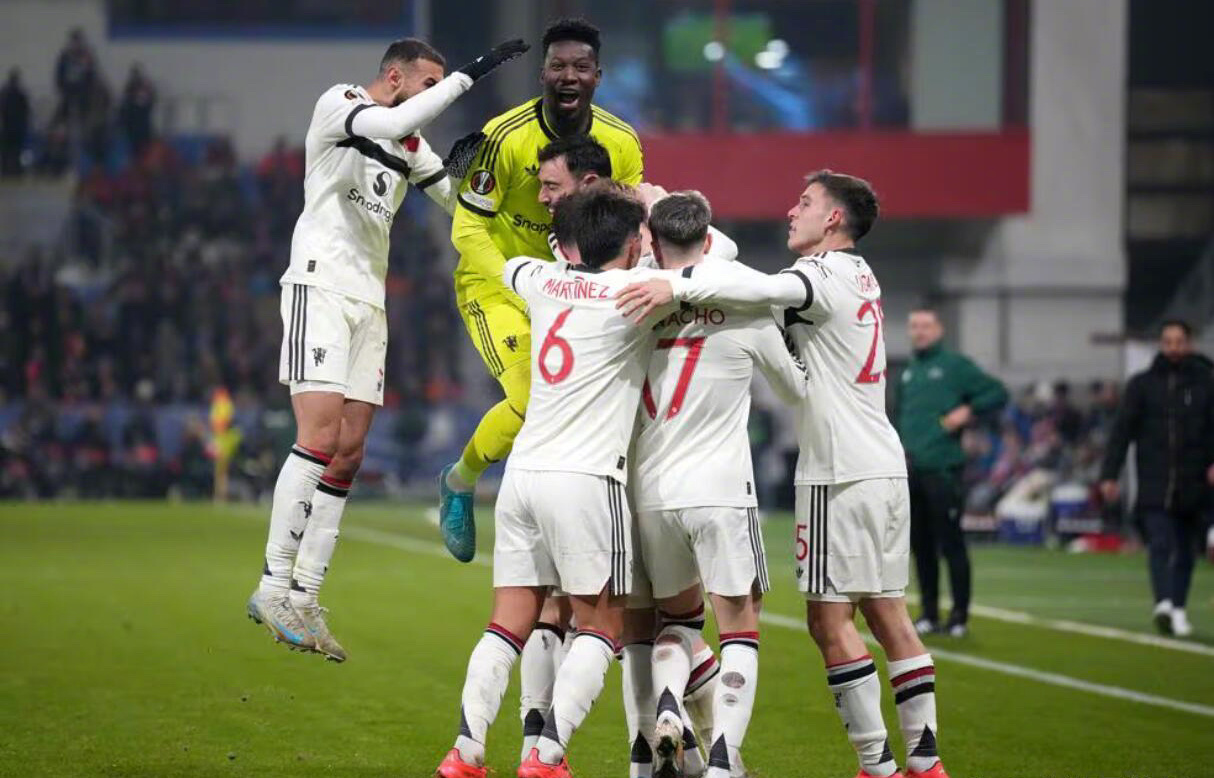 格拉纳达前锋连进两球,帮球队获得胜利 格拉纳达前锋连进两球,帮球队获得胜利