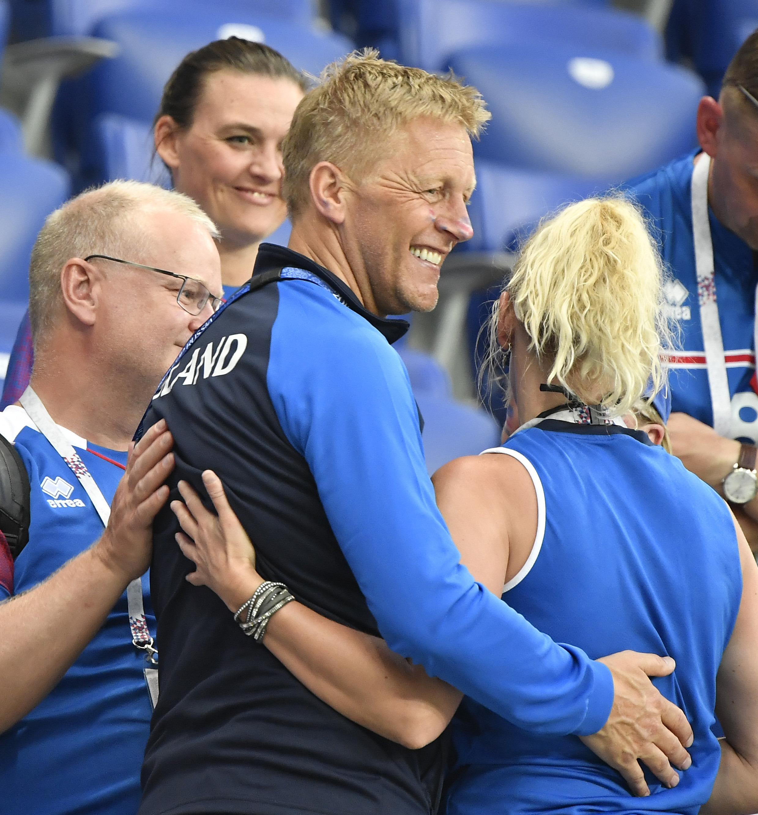 熊猫体育app-冰岛队在赛场上全力一搏