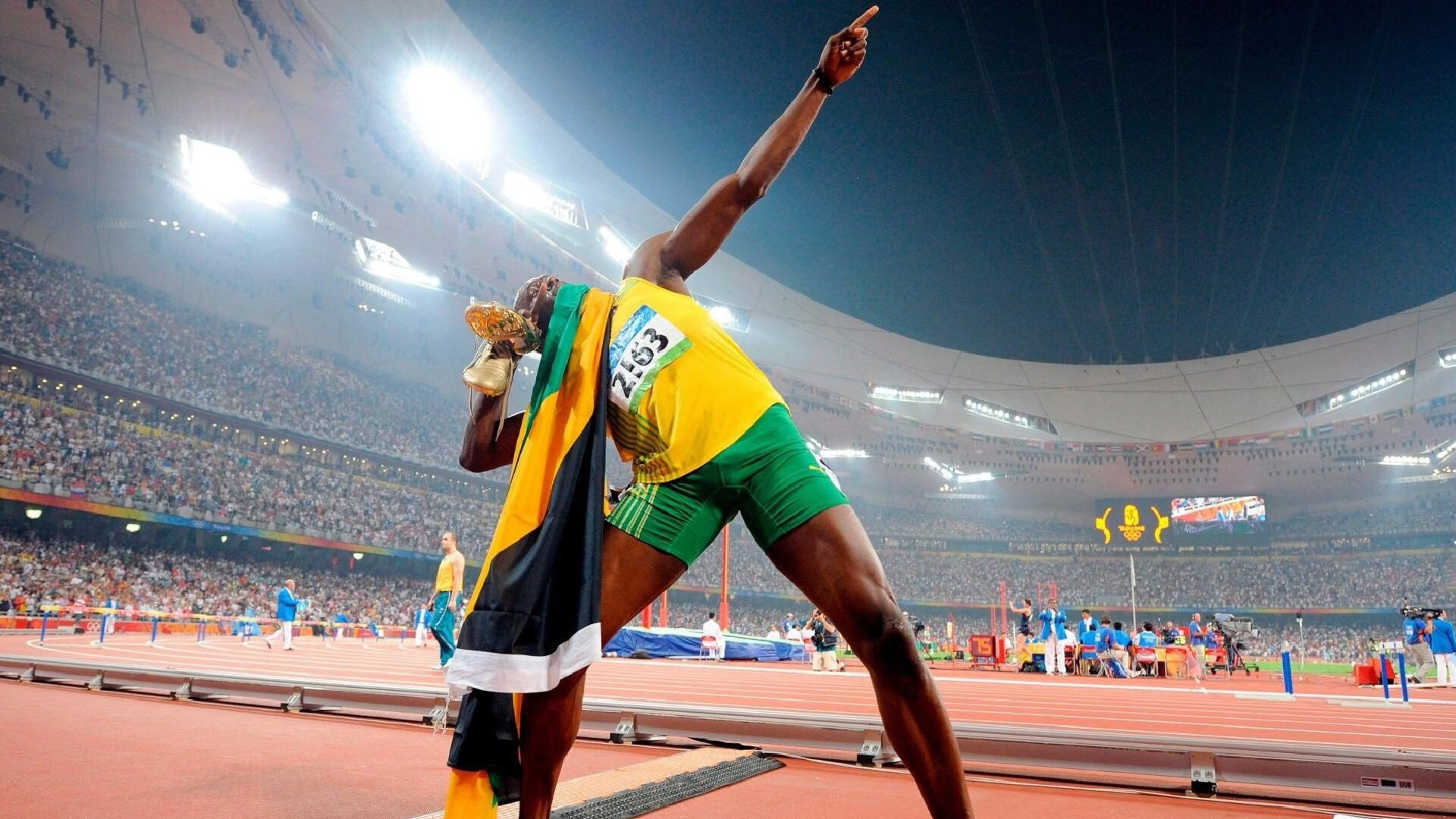 体育赛事直播-熔岩冲垮冰川，当曼城钢铁洪流席卷冰岛，奥斯梅恩化身破冰关键先生