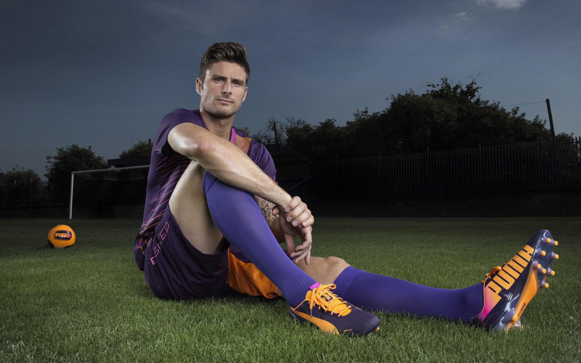 哈斯平民战车鏖战红牛火星组,皮亚斯特里一超封神点燃赛场